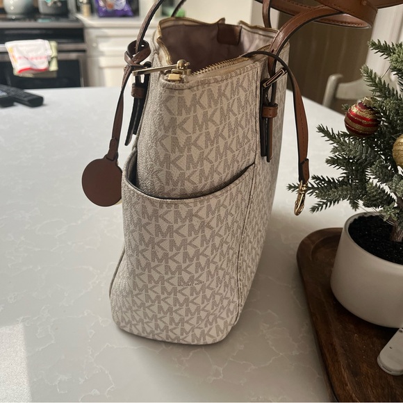 Michael Kors pocketbook - Picture 3 of 5